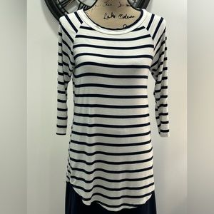 Goo Yoo white & navy blue striped 3/4 raglan sleeve t-shirt.
